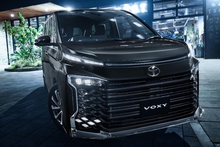 【モデル入り素材】S-Z（ハイブリッド・2WD・7人乗り）